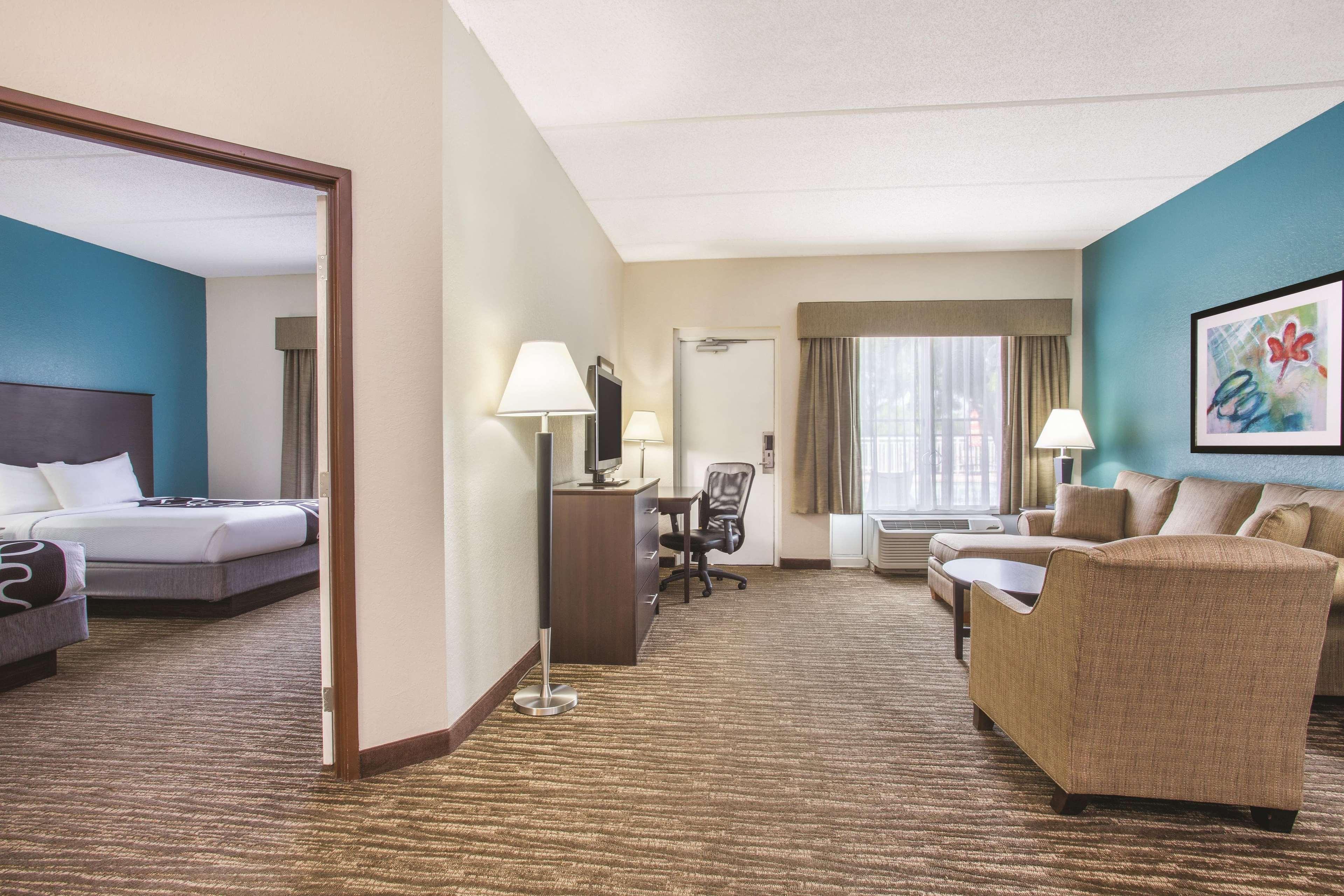 Comfort Inn & Suites Sarasota I75 The Meadows Exterior foto