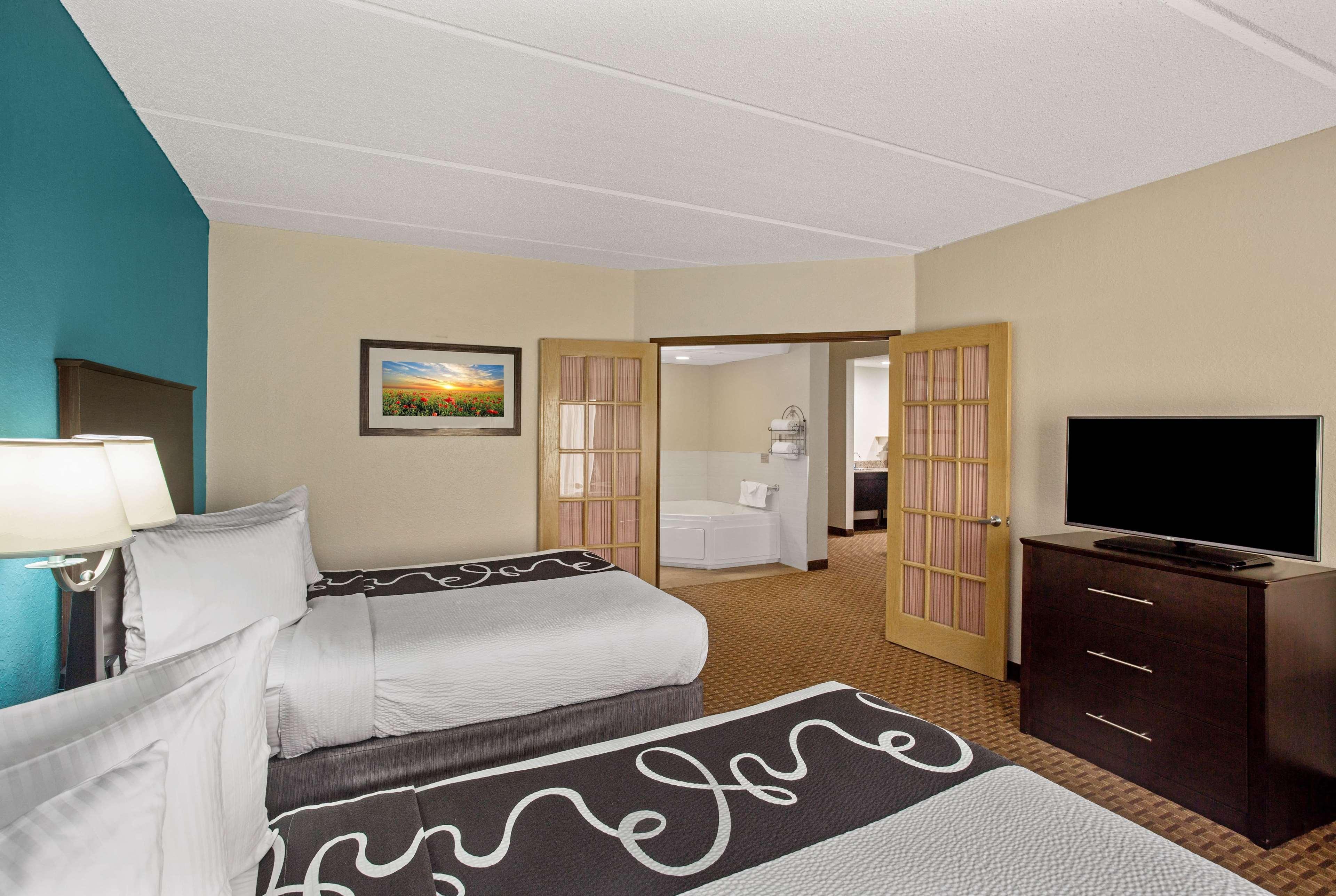 Comfort Inn & Suites Sarasota I75 Exterior foto