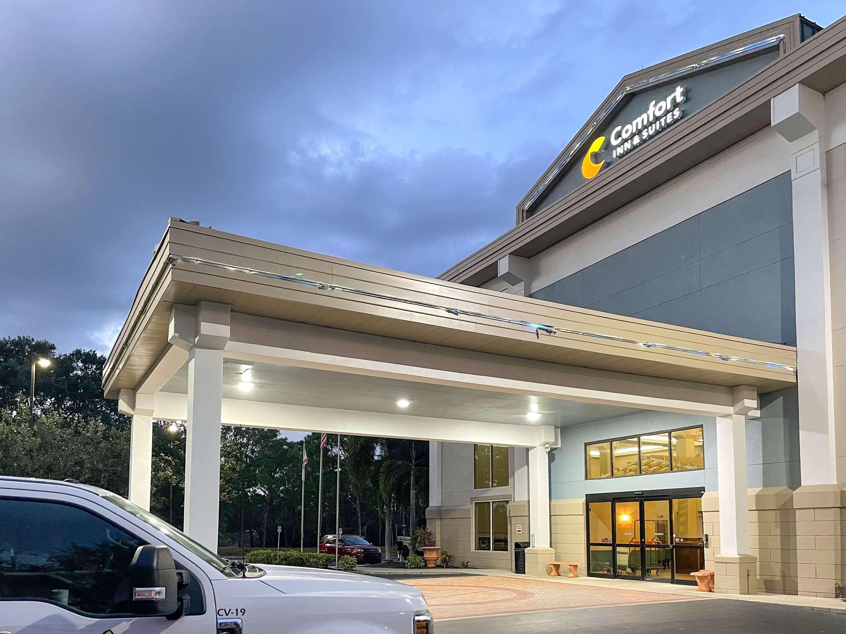 Comfort Inn & Suites Sarasota I75 The Meadows Exterior foto